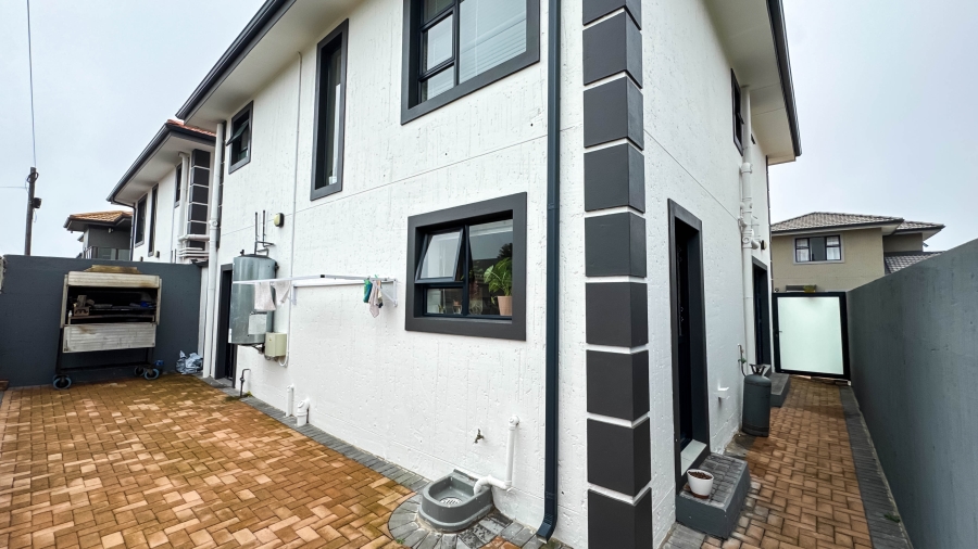 2 Bedroom Property for Sale in Dana Bay Western Cape